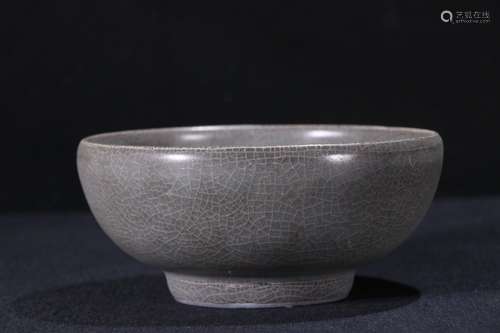 A Guan Kiln Ice Pattern Bowl