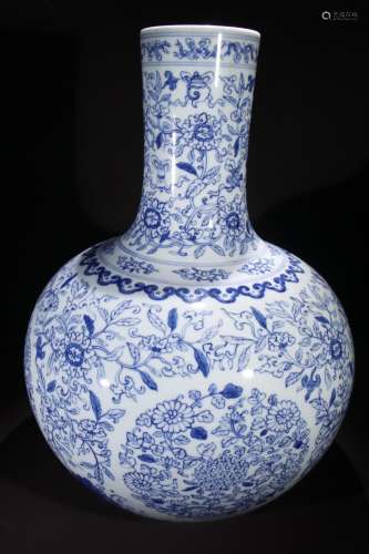 A Daqing-Yongzheng Mark Blue&White Floral Vase