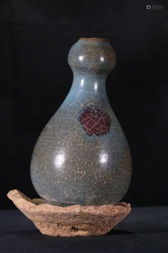 A Jun Kiln Garlic Vase