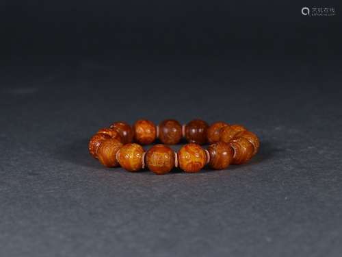 An Amber Longevous Pattern Bracelet