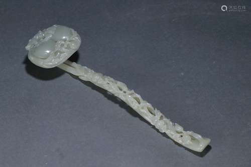 A Hetian Jade Ruyi Ornament