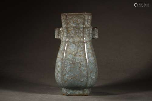 A Guan Kiln Ice Pattern Ear Vase