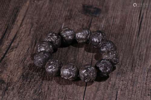 An Agarwood Beast Bracelet