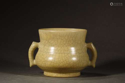 A Ge Kiln Yellow Glaze Ear Censer