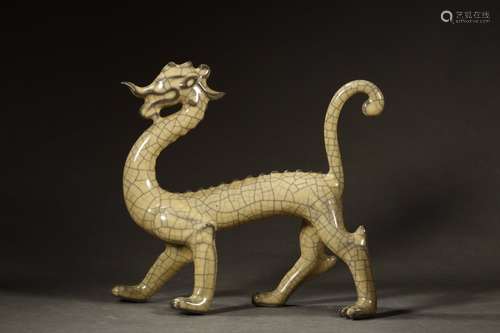 A Ge Kiln Dragon Shaped Brush Holder