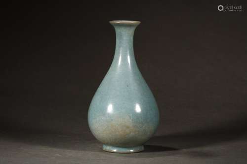 A Ru Kiln Yuhuchun Vase