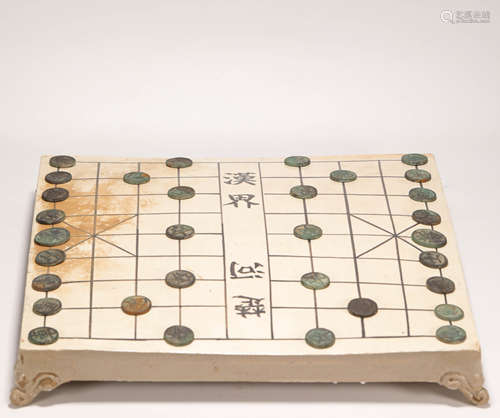 A set of CiZhou Kiln Chess from Song宋代磁州窯象棋盤一套