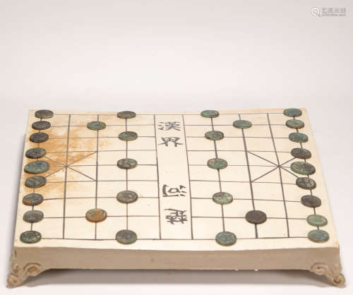 A set of CiZhou Kiln Chess from Song宋代磁州窯象棋盤一套