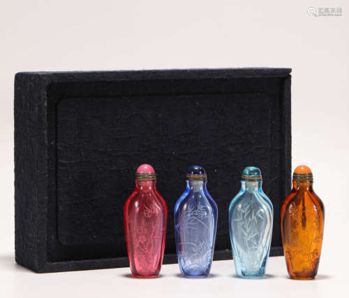 A Set of Colored Snuff Bottle from Qing清代琉璃鼻煙壺一套