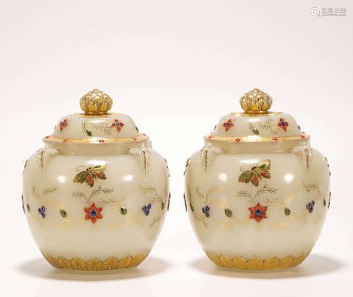 A pair of HeTian Jade inlaying with Jew Gilding Vase from Qing清代和田玉鑲嵌寶石鎏金罐一對