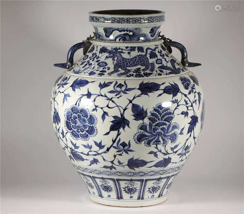 Blue and White Porcelain Vase from Yuan元代青花龍耳花卉紋大罐