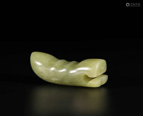 Jade Ornament in SilkWorm form from HongShan culture紅山文化時期玉蠶