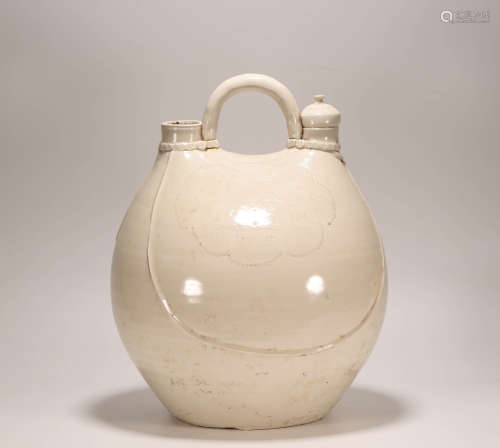 White Kiln Watering Vase from Liao遼代白瓷皮囊壺
