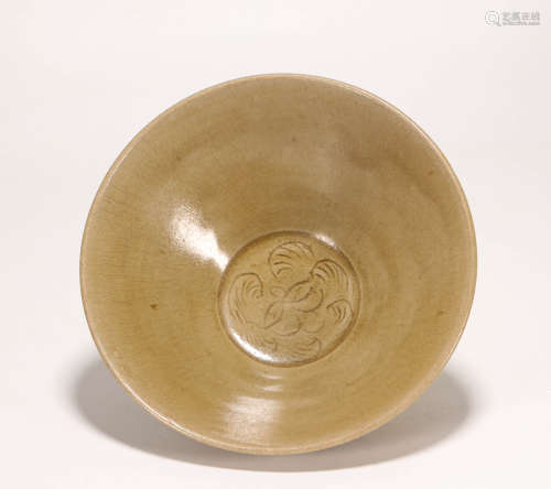 Yue Kiln Green Porcelain Petal Bowl from Song宋代越窯青瓷花瓣紋碗