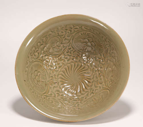 Green Kiln Floral Bowl from Song宋代青瓷花卉紋鬥笠碗