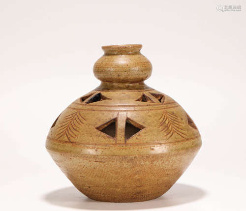 Open Mouth Vase from Eastern Jin東晋時期鬥笠開口罐