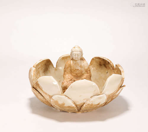 White Kiln Lotus Buddha Statue from Liao遼代白瓷蓮花瓣佛祖