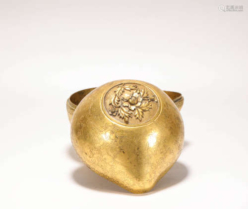 Copper and Golden Peach Shaped Box from Qing清代銅鎏金桃形供盒