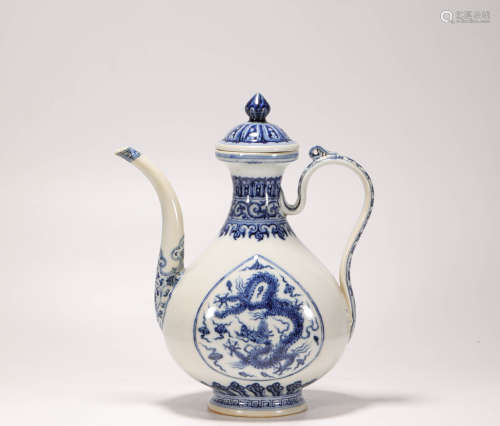 White and Blue Kiln Holding Pot from Ming明代青花龍紋執壺