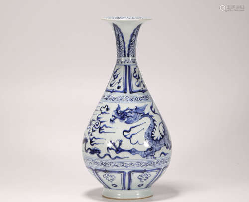 White and Blue Porcelain Spring Vase from Yuan元代青花龍紋玉壺春瓶