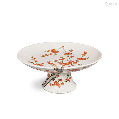 A famille-rose enameled porcelain tazza