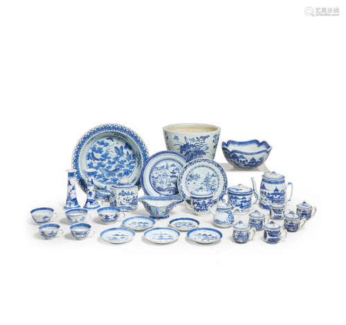 An assemebled group of twenty nine Chinese export blue and white table decorations