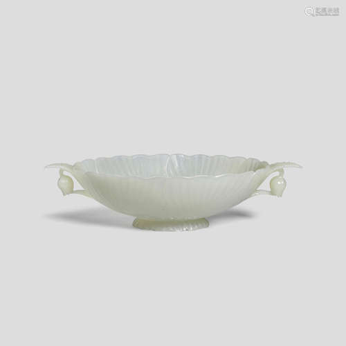 A MUGHAL-STYLE WHITE JADE ACANTHUS DISH Qing dynasty