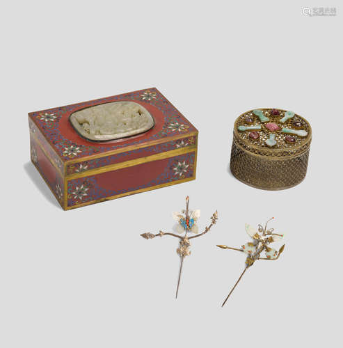 Four jade mounted decorations Hairpins: Qing dyansty