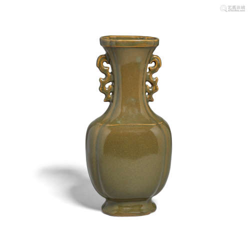 A Teadust glazed vase Qing dynasty