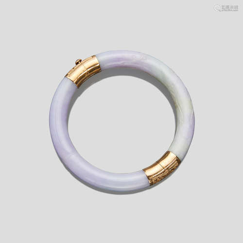 A lavender jade bangle