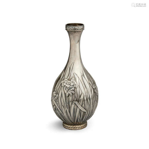 A silver vase Meiji era (1868-1912)