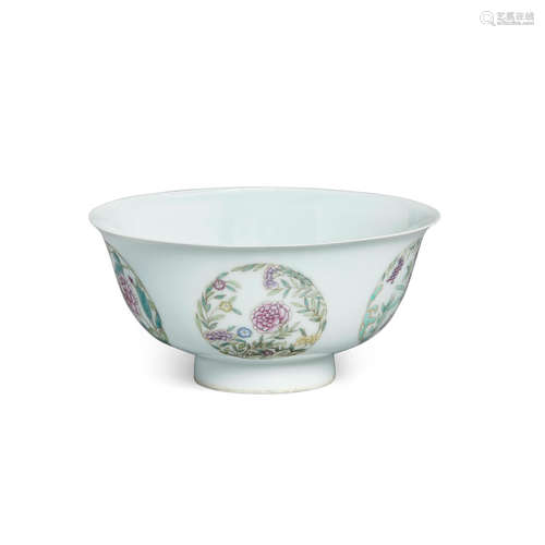 An enameled floral medallion bowl Jin Yuan Tang Zhi mark, Republic period or later