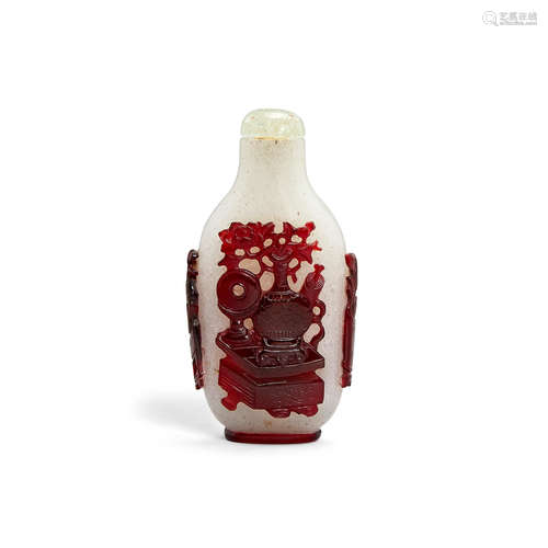 A red overlay 'snowflake' glass snuff bottle 1800-1920