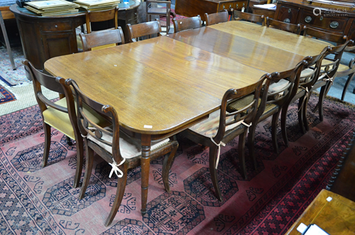 A Georgian mahogany dining table