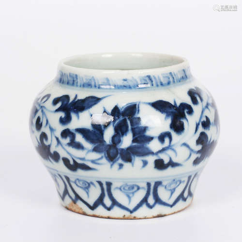 A Blue and White Interlocking Lotus Porcelain Jar