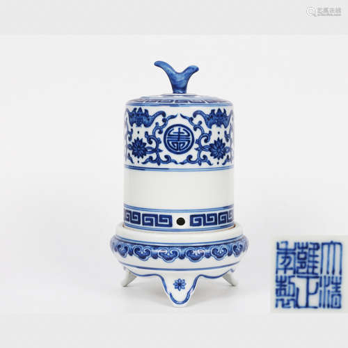 A Blue and White Interlocking Flower Porcelain Incense Burner