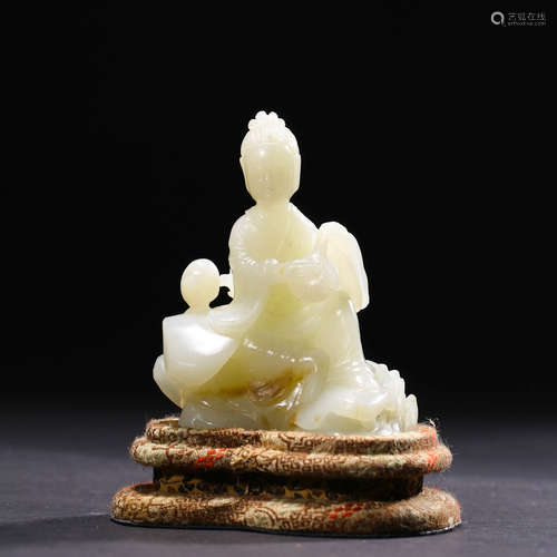 A Jade Carved Guanyin Ornament