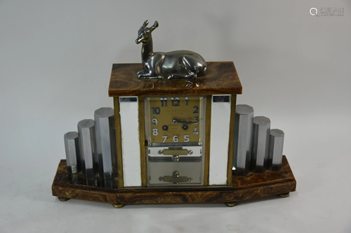 A French Art Deco mantel clock,