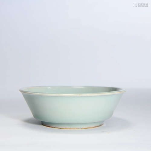 A Longquan Kiln Celadon Glazed Porcelain Basin