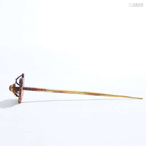 A Gold Gem-inlaid Hairpin