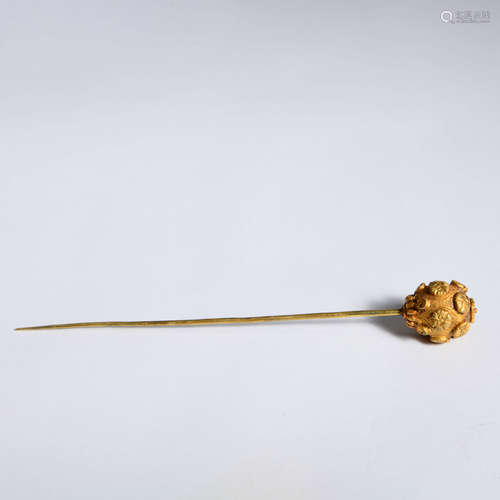 A Gold Flower Hairpin