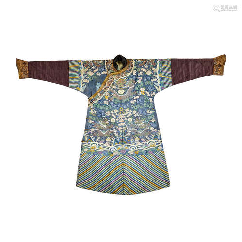 A kesi-woven silk dragon robe Late Qing dynasty