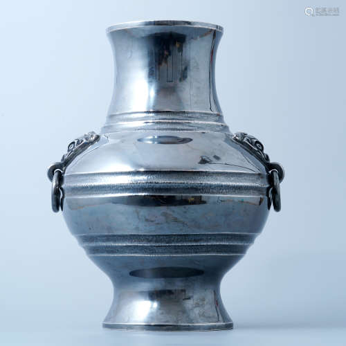 19世纪 纯银打出兽耳衔环大花瓶