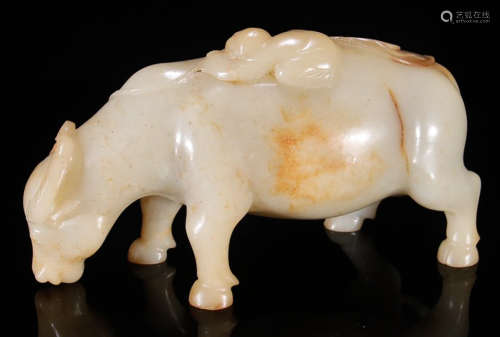 A HETIAN JADE CARVED KID&COW SHAPED PENDANT