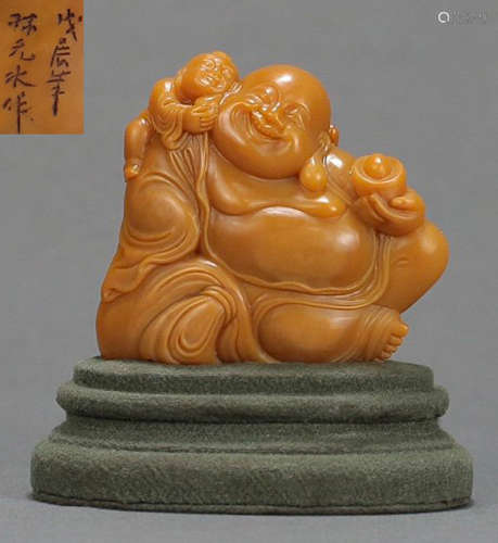 A TIANHUANG STONE CARVED KID&BUDDHA STATUE