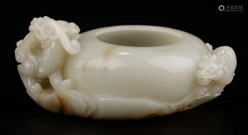 A HETIAN JADE CARVED DRAGON PATTERN BRUSH WASHER