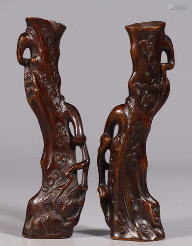 PAIR OF CHENXIANG WOOD CARVED PENDANT