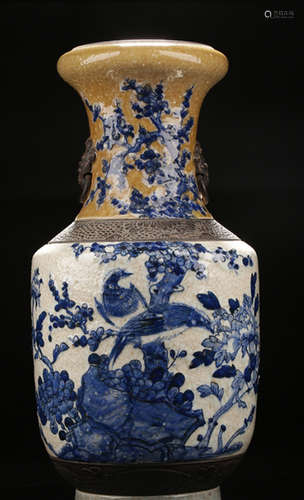 A BLUE&WHITE GE YAO GLAZE FLOWER PATTERN VASE