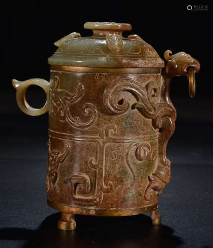 AN ANTIQUE JADE CARVED DRAGON PATTERN CUP