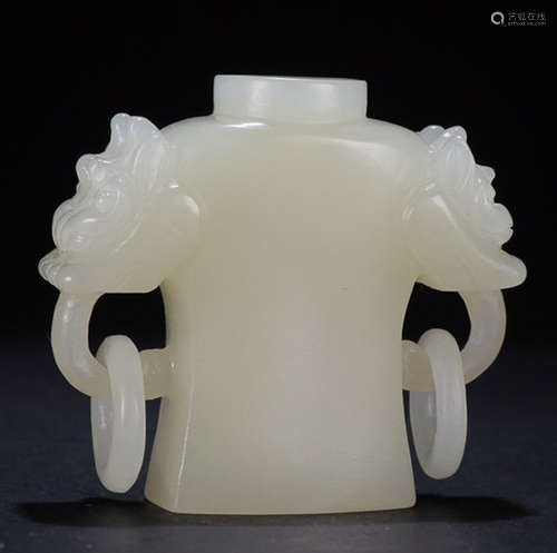 A HETIAN JADE CARVED SNUFF BOTTLE